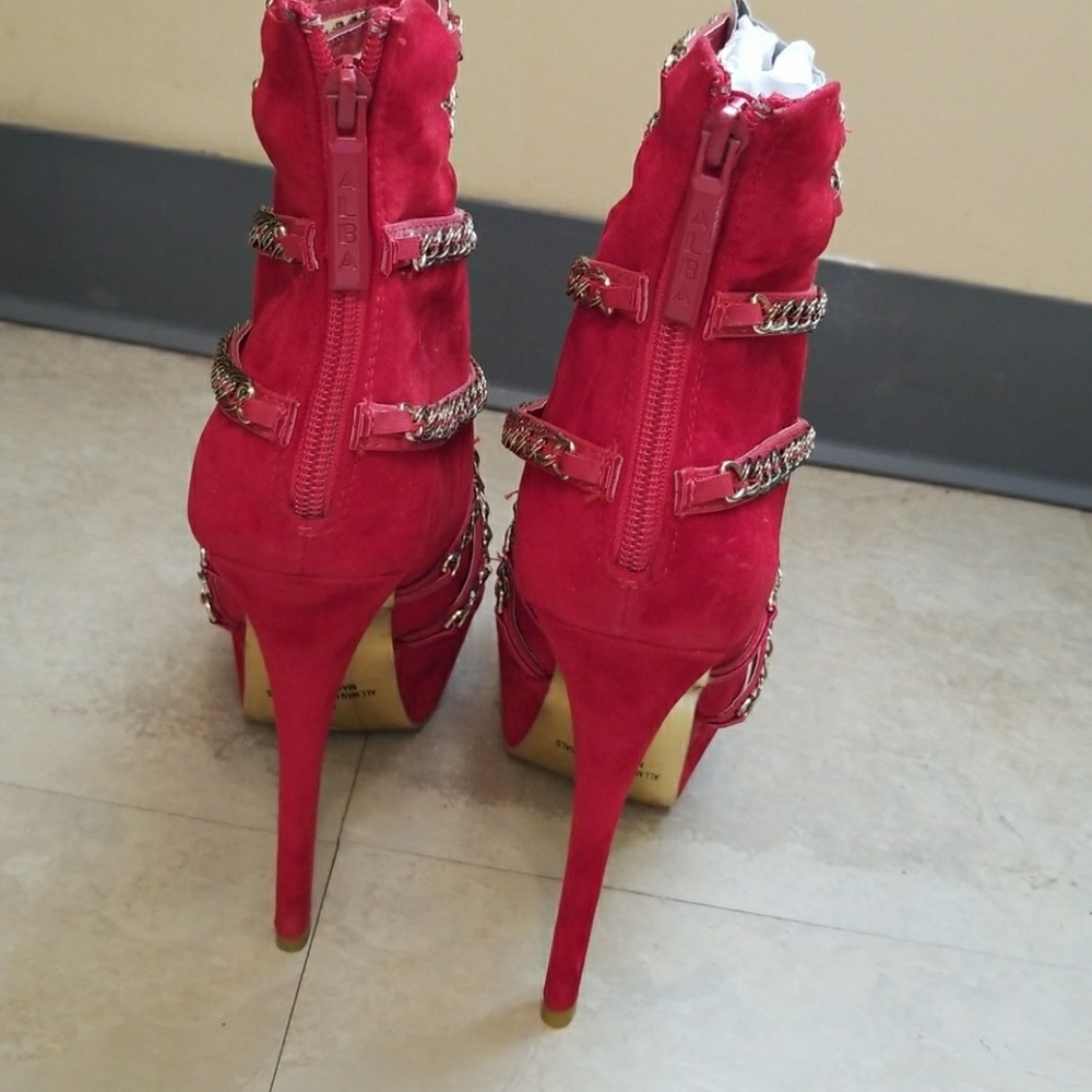Shoes - Picture 3 of 6